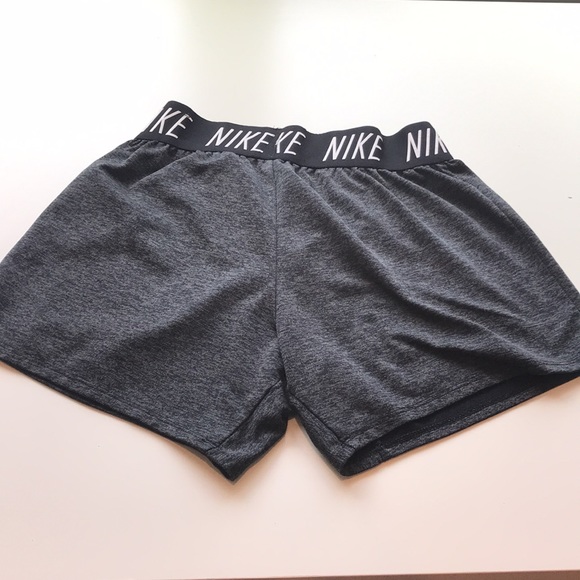 Nike Dri-fit youth shorts - Picture 2 of 3